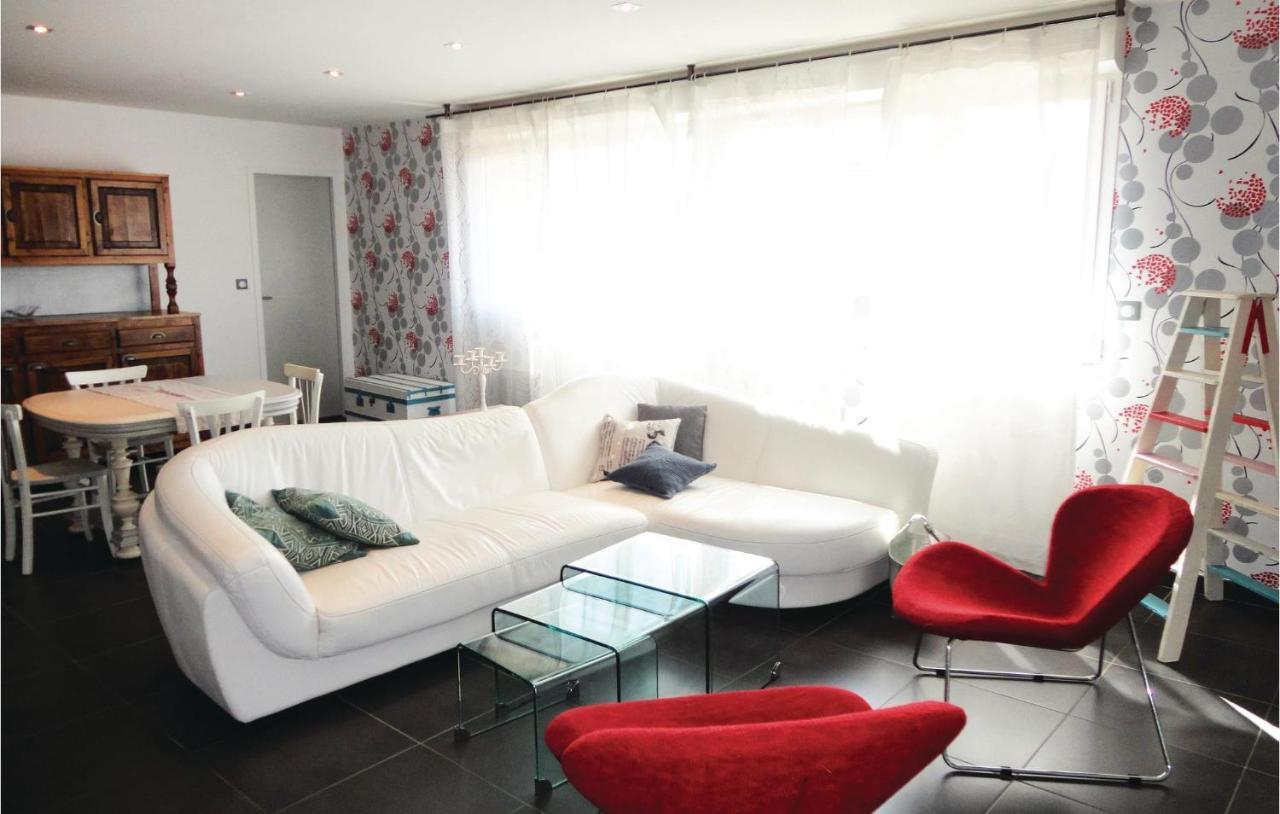 Awesome Apartment In Sauvian With Wifi Екстериор снимка